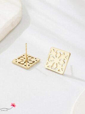Hawaiian Quilt Stud Earrings in Gold or Silver